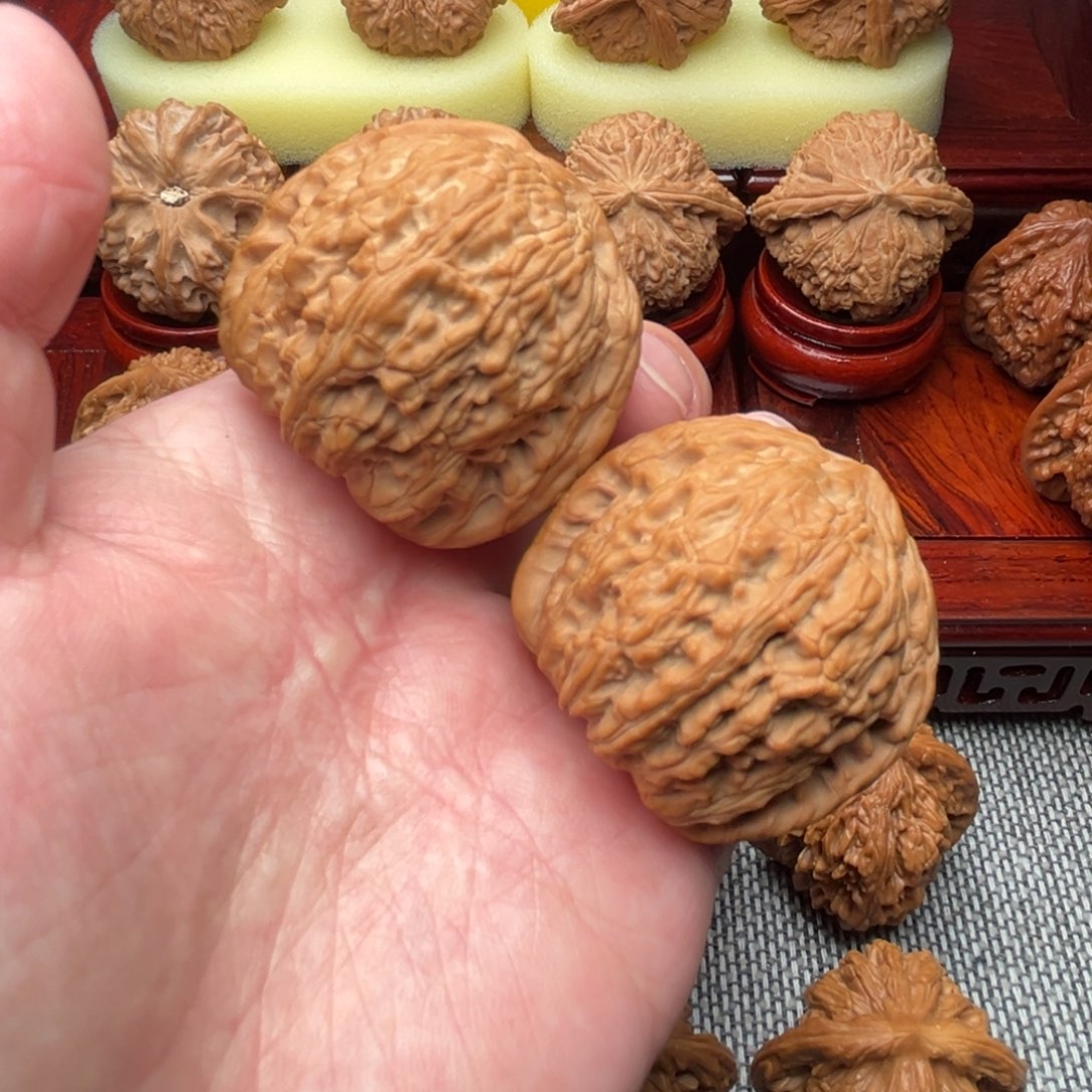 文玩核桃吊坠绣球43尺全品