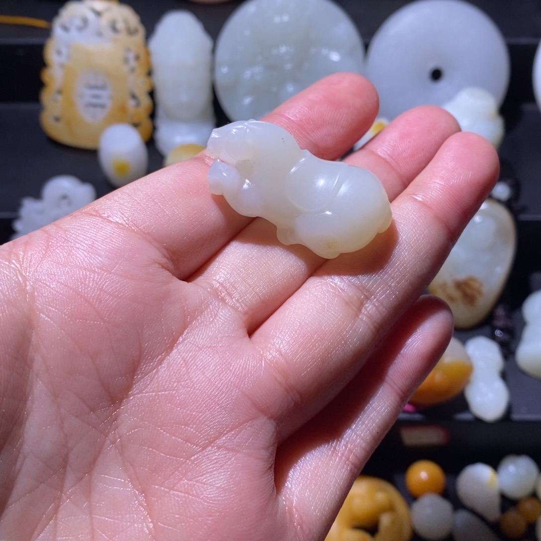 火***机和田玉未镶嵌颈饰