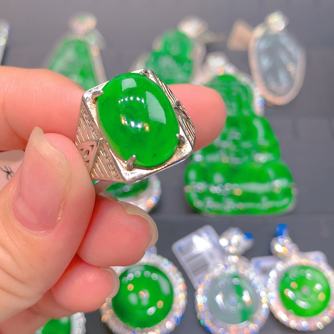 翡翠银S925镶嵌颈饰翡翠