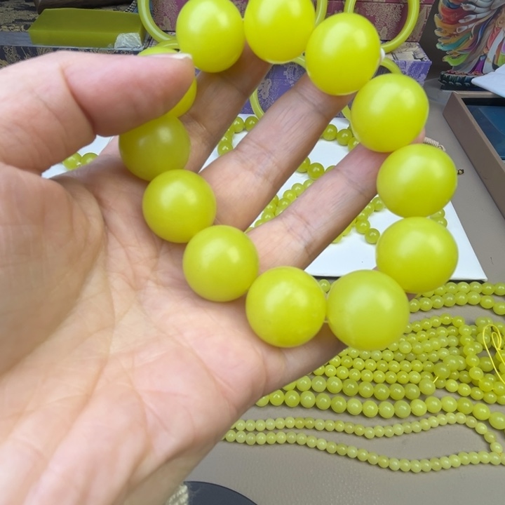 开***笑新疆若羌黄口手串