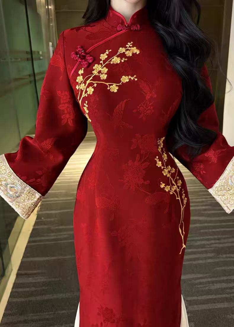 画报金夫人新中式高级刺绣过年红旗袍 金梅报喜倒大袖