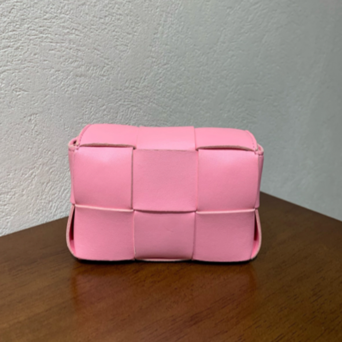 99新 BOTTEGA VENETA/葆蝶家 6 格粉色格子包单肩斜挎包