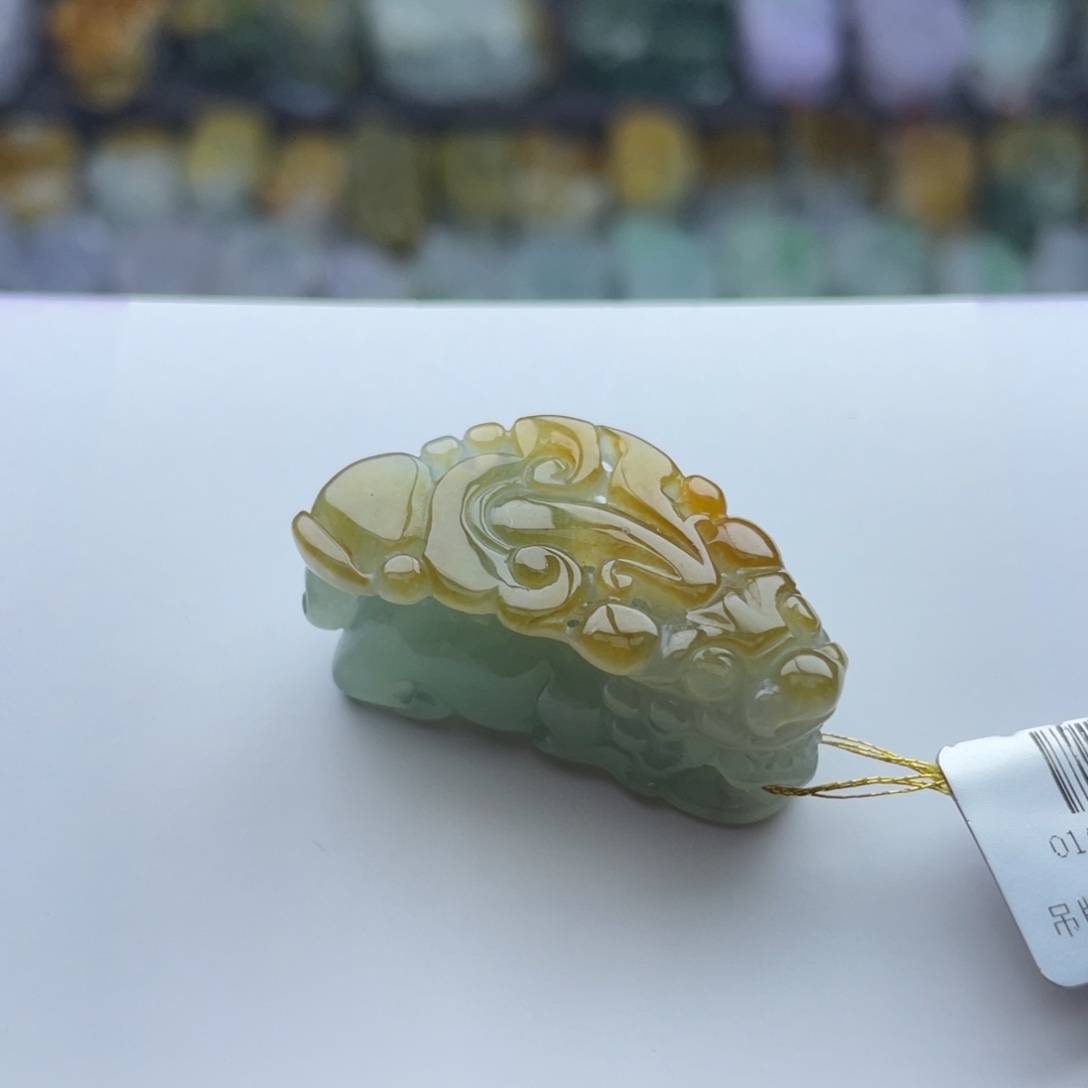 翡翠颈饰未镶嵌貔貅