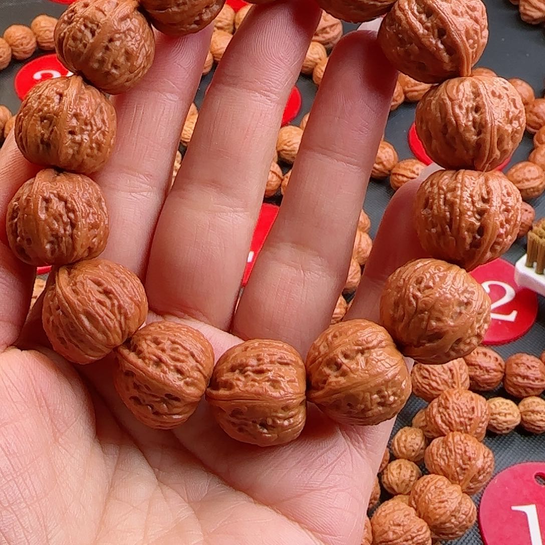 文玩核桃手串郝****迪一道筋