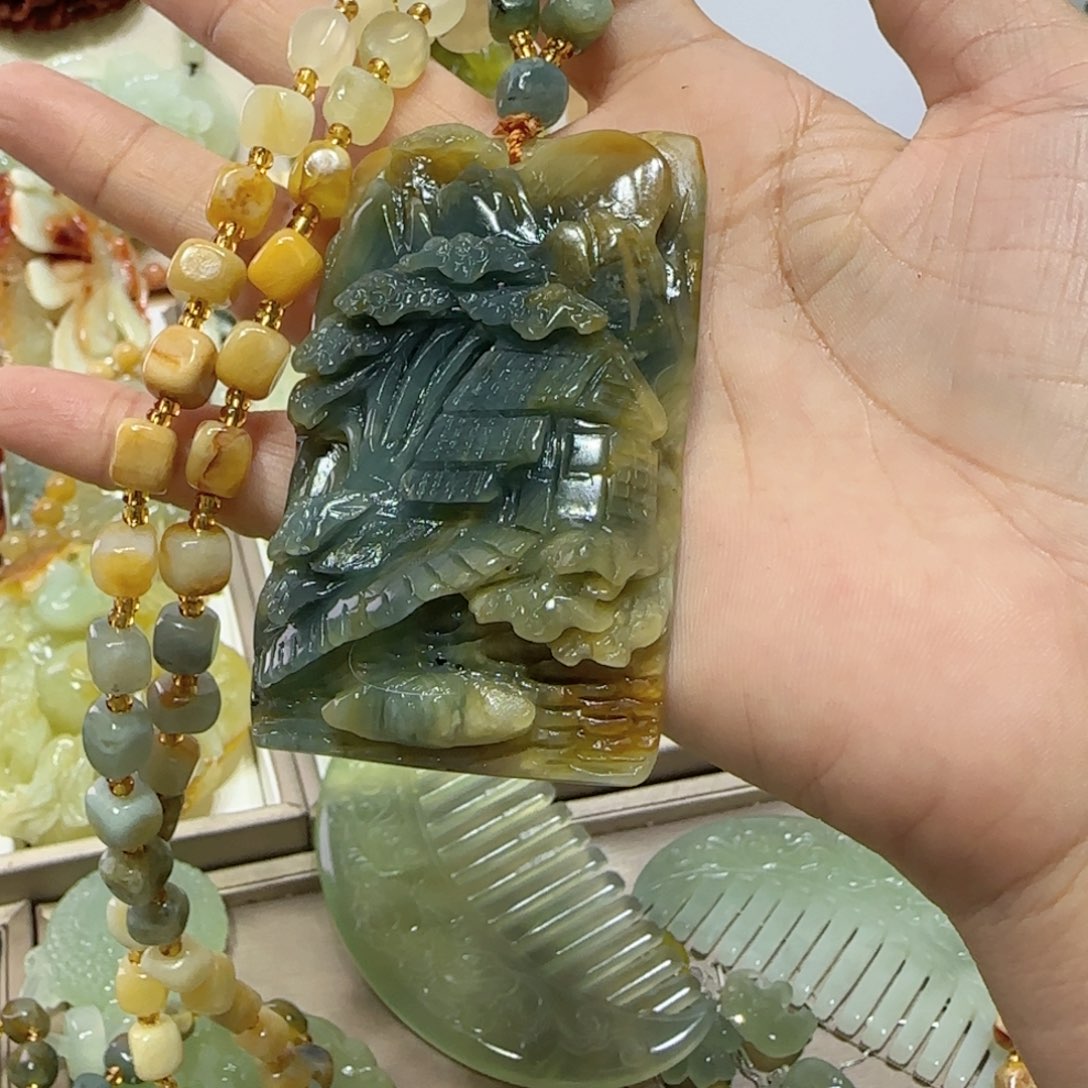 未镶嵌蛇纹石玉吊坠张*猪