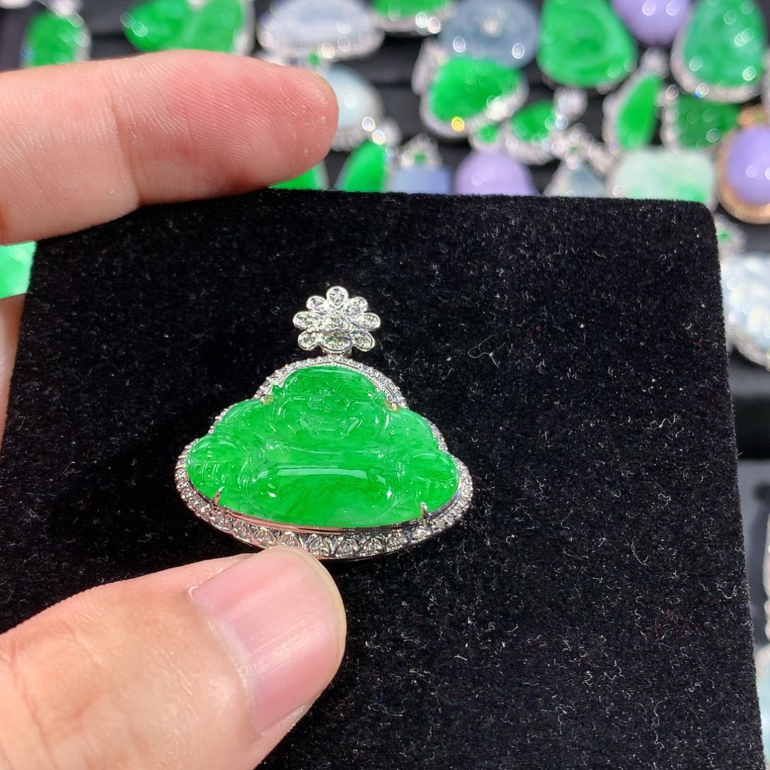 翡翠18K金镶嵌颈饰