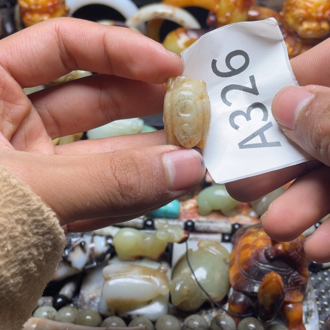 和田玉（糖玉）挂件未镶嵌