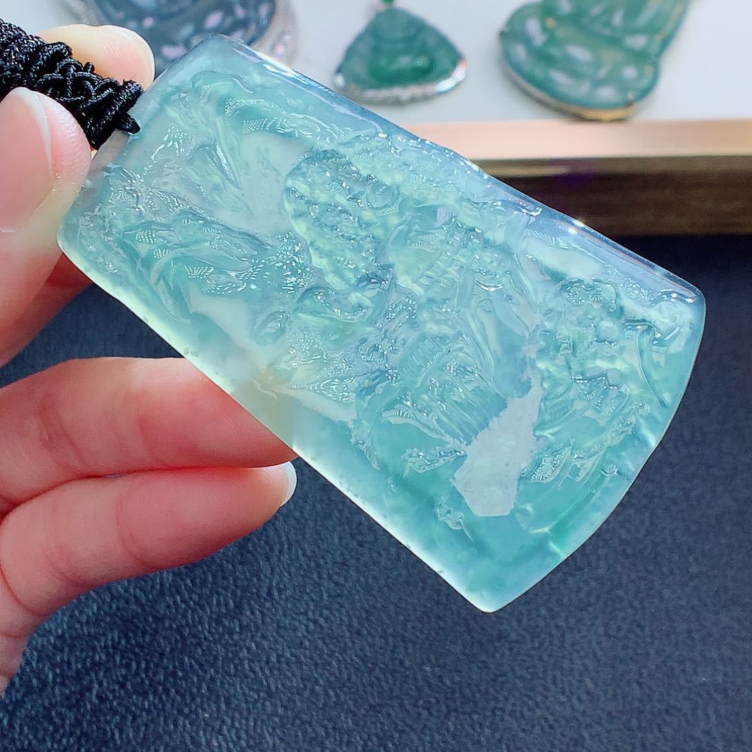 翡翠颈饰未镶嵌翡翠