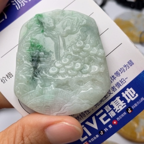 翡翠颈饰未镶嵌翡翠
