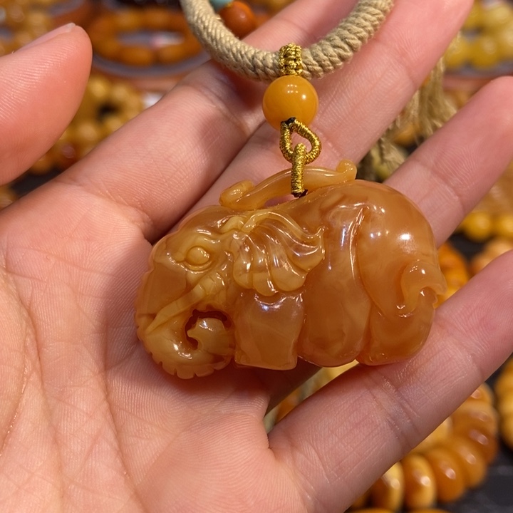 琥珀颈饰未镶嵌蜜蜡
