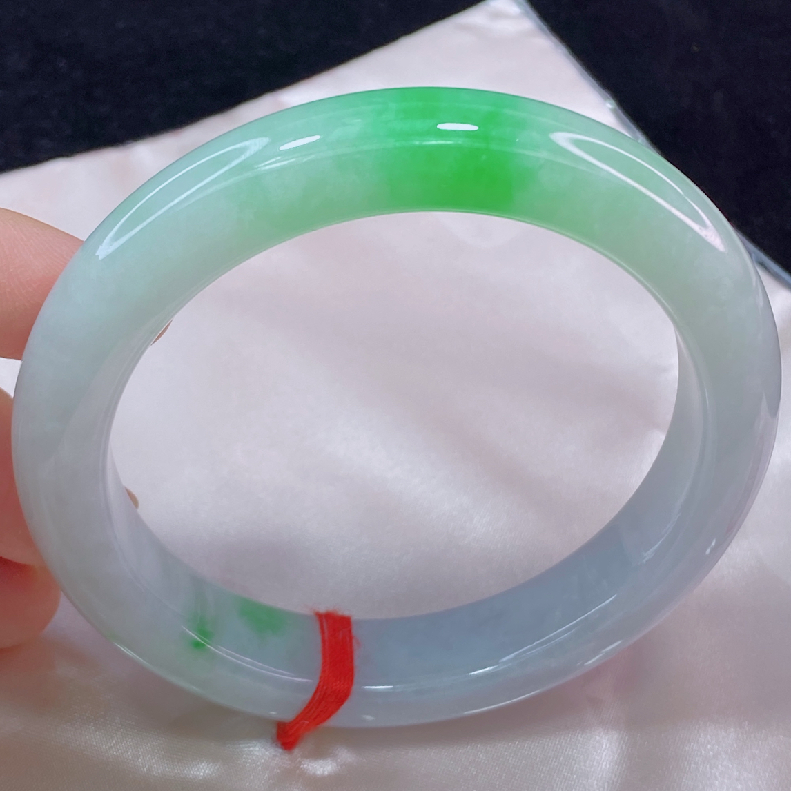 缅甸天然A货翡翠手镯冰透冰阳绿大圈口高品质6263