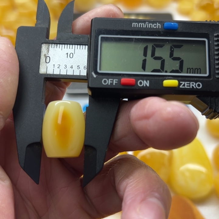 琥珀未镶嵌裸石原矿