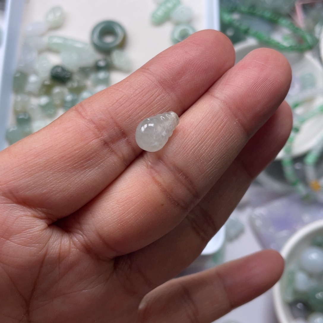 翡翠未镶嵌颈饰67896789