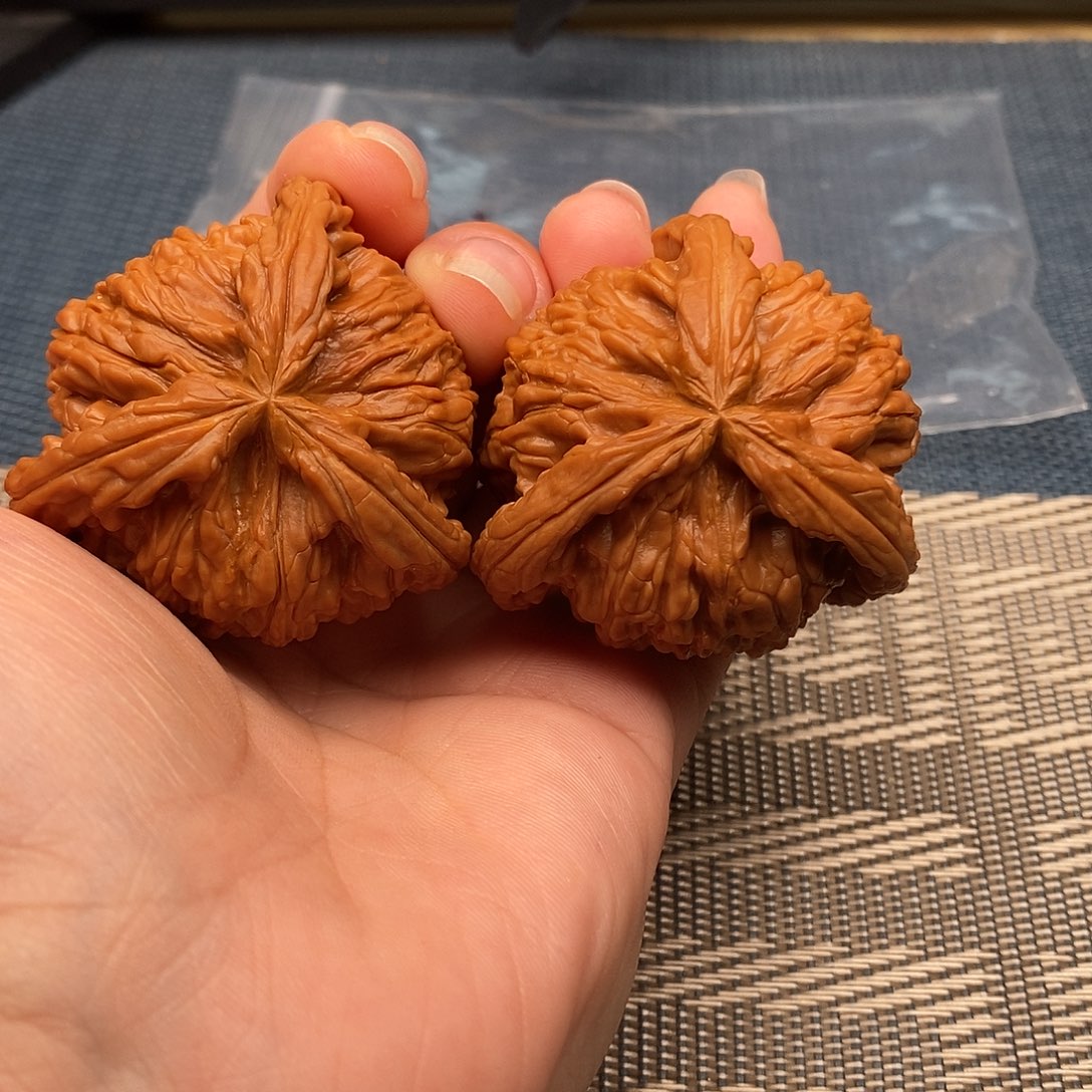 吻***0文玩核桃吊坠三棱