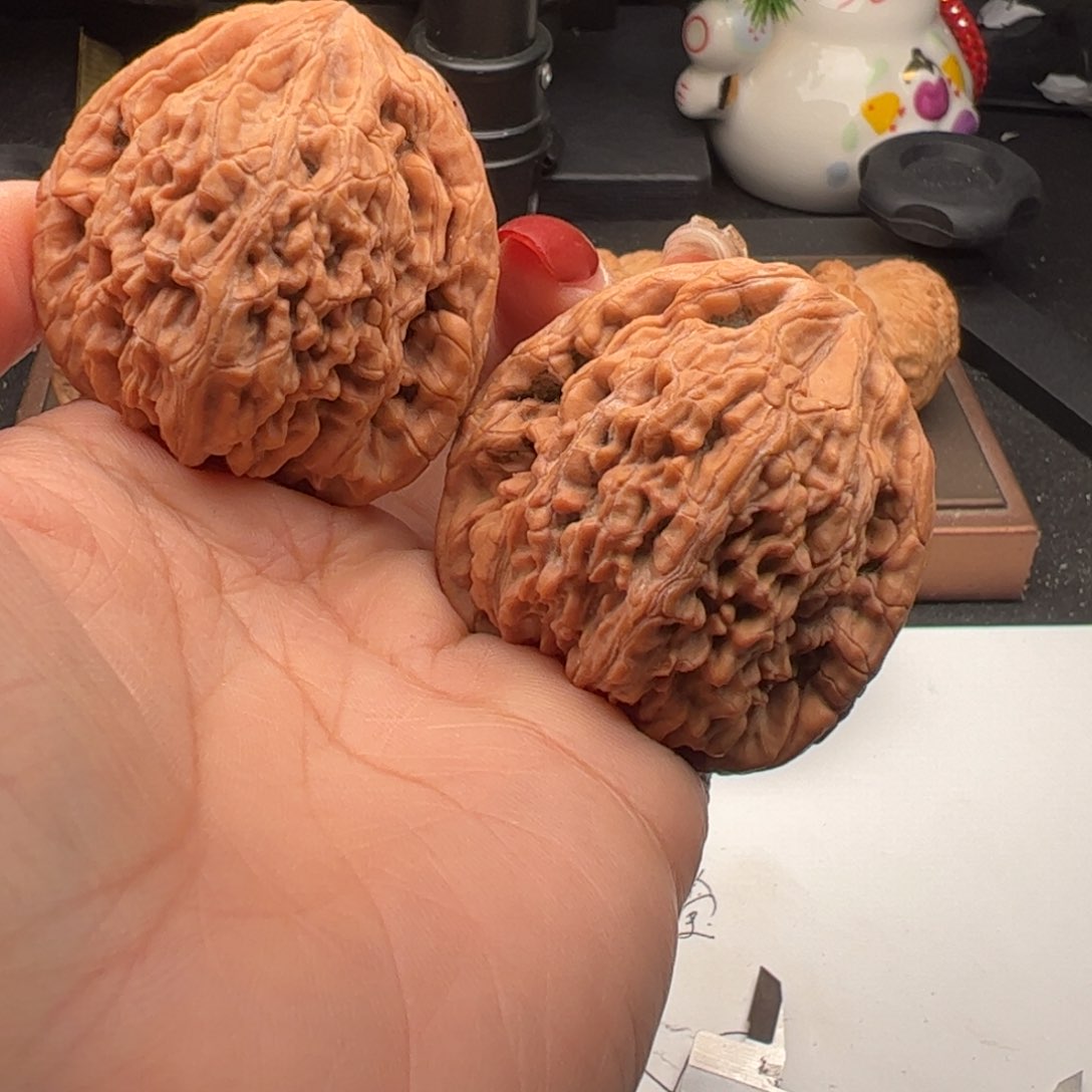 文玩核桃吊坠滢虎头王45