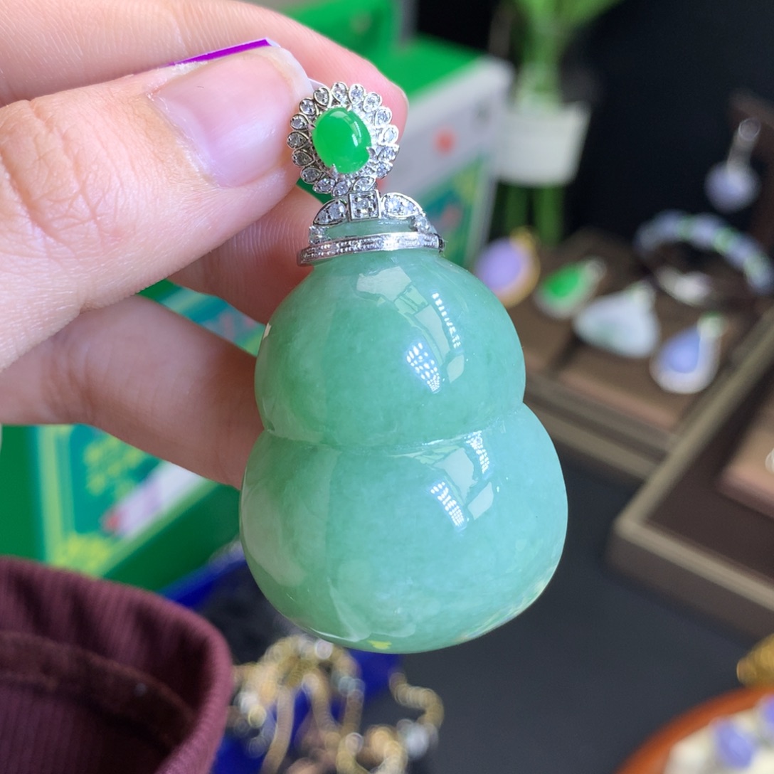 翡翠颈饰18K金镶嵌天然