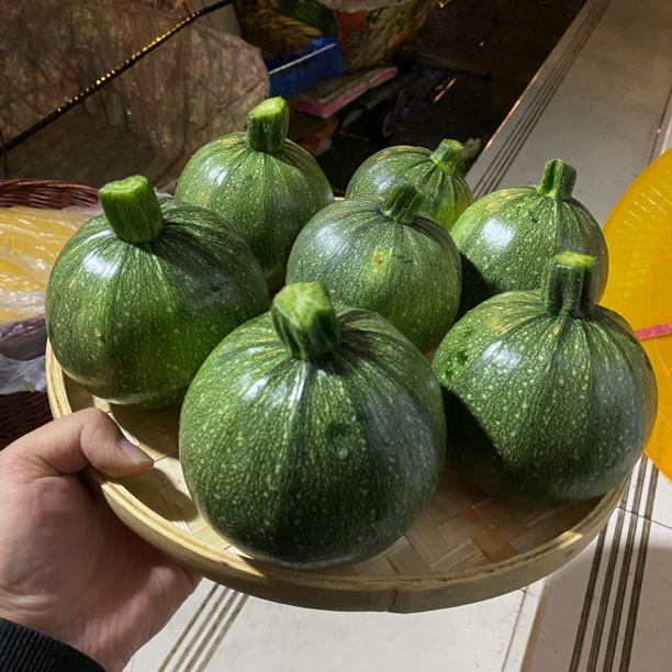 贵州本地农家新鲜嫩南瓜小南瓜农家自种土南瓜嫩瓜迷你小南瓜