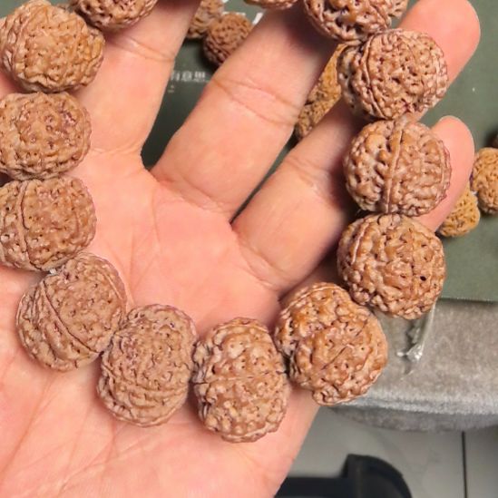 吉***石手串金刚菩提六瓣大金刚手串，22左右尺寸