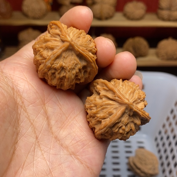 善***红文玩核桃把件文玩