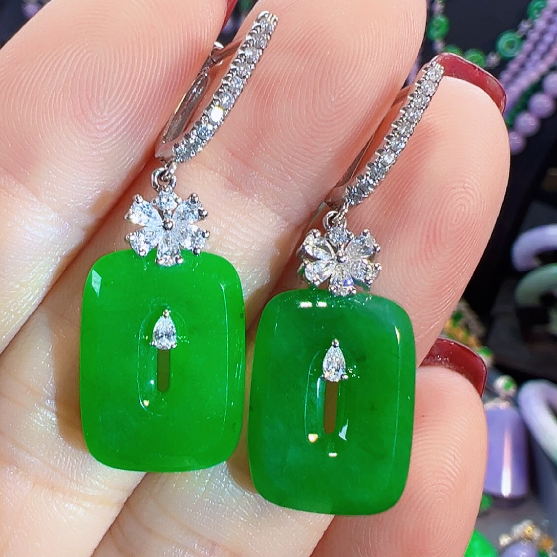 翡翠18K金镶嵌耳饰签收后24小时鉴赏期