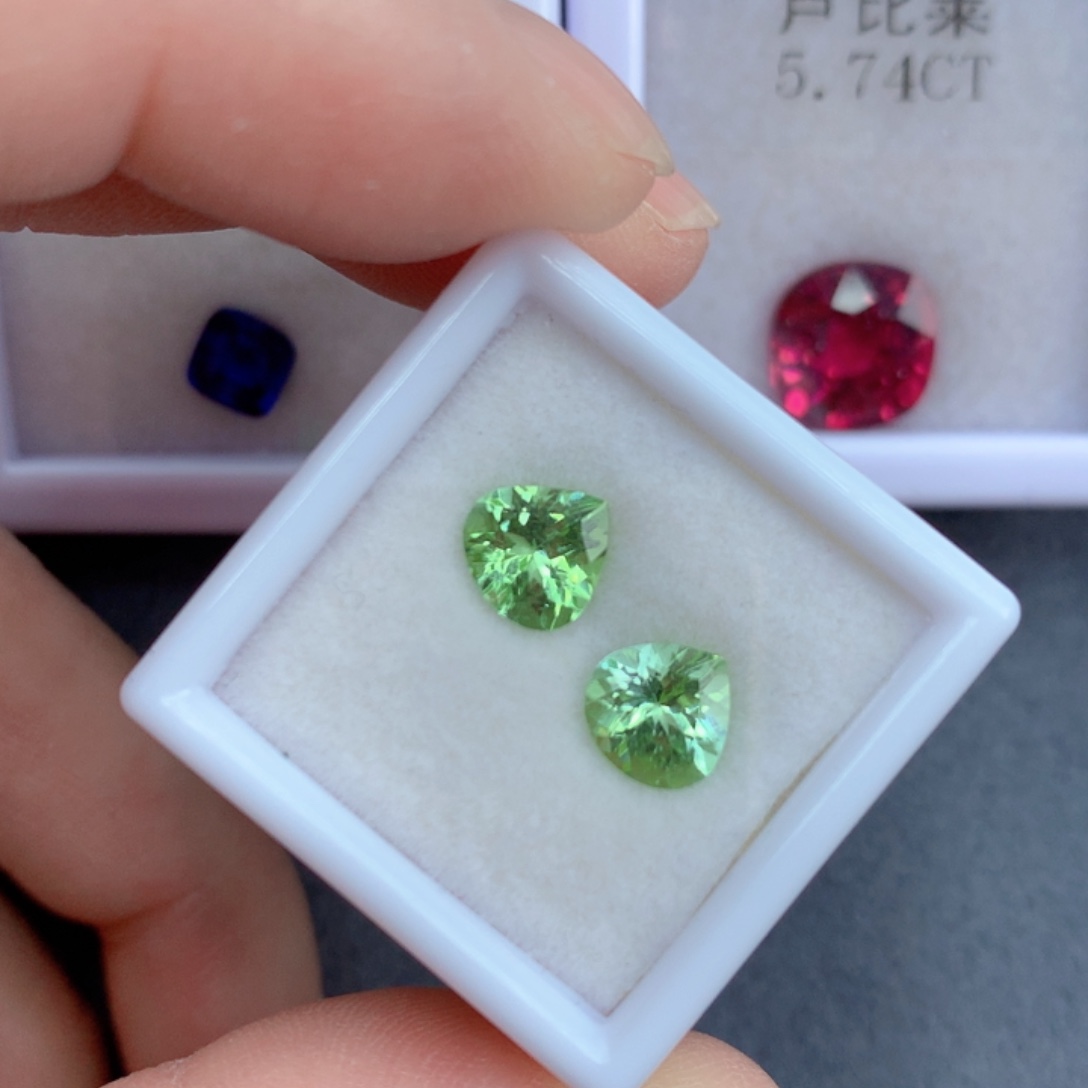 绿色碧玺2.08克拉裸石未镶嵌