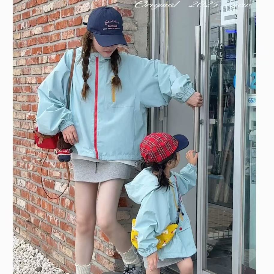 儿童冲锋衣2025春秋装新款女童秋季外穿连帽上衣女孩洋气秋装外套