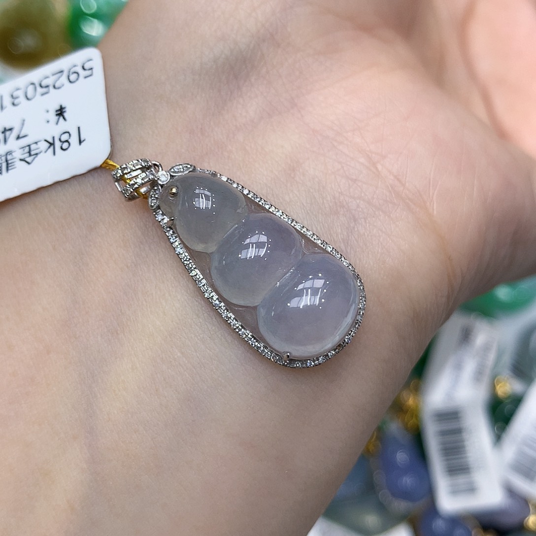 翡翠18K金镶嵌颈饰11111111