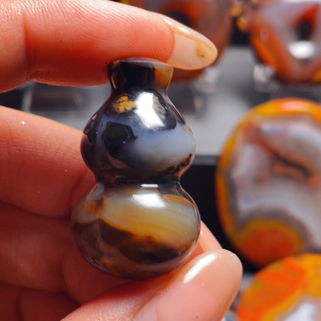 玛瑙/玉髓颈饰未镶嵌明**后