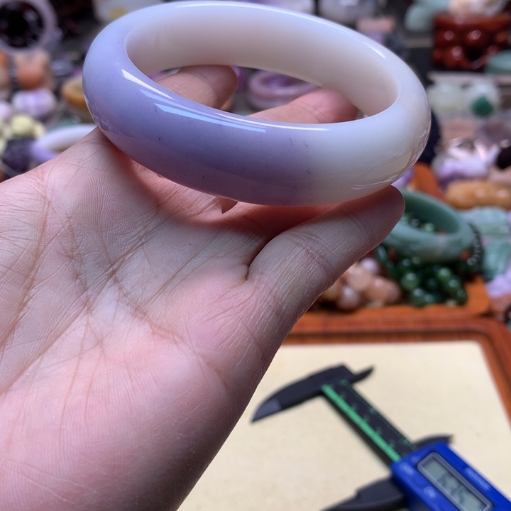 石英岩玉未镶嵌紫白63有矿体