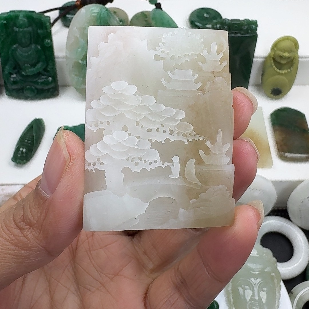 独山玉未镶嵌颈饰