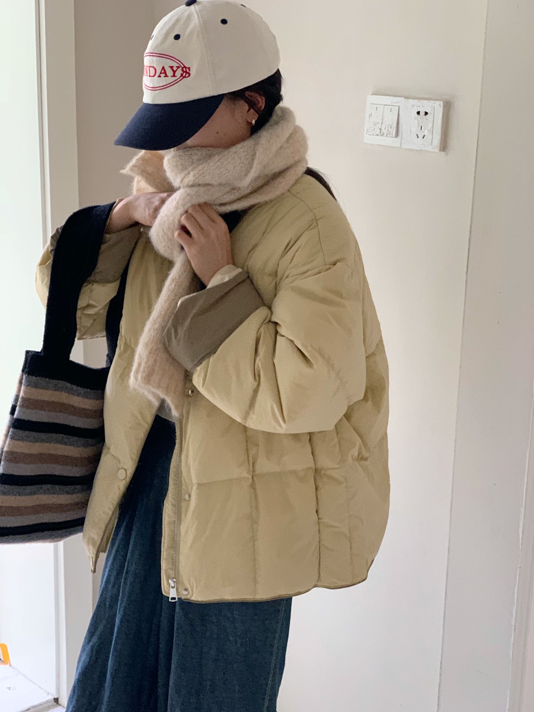 韩系撞色袖口拼接圆领羽绒服女2025冬季时尚新款小个子外套