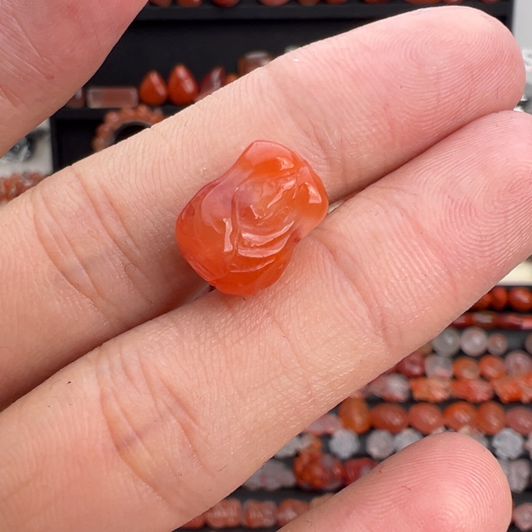 南红玛瑙未镶嵌颈饰白菜