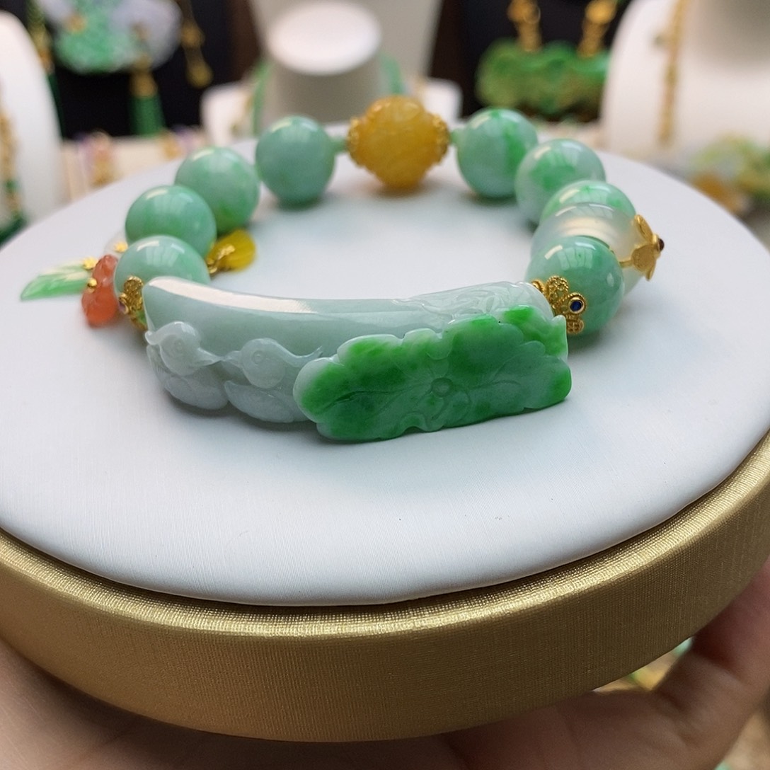 翡翠手链未镶嵌天然