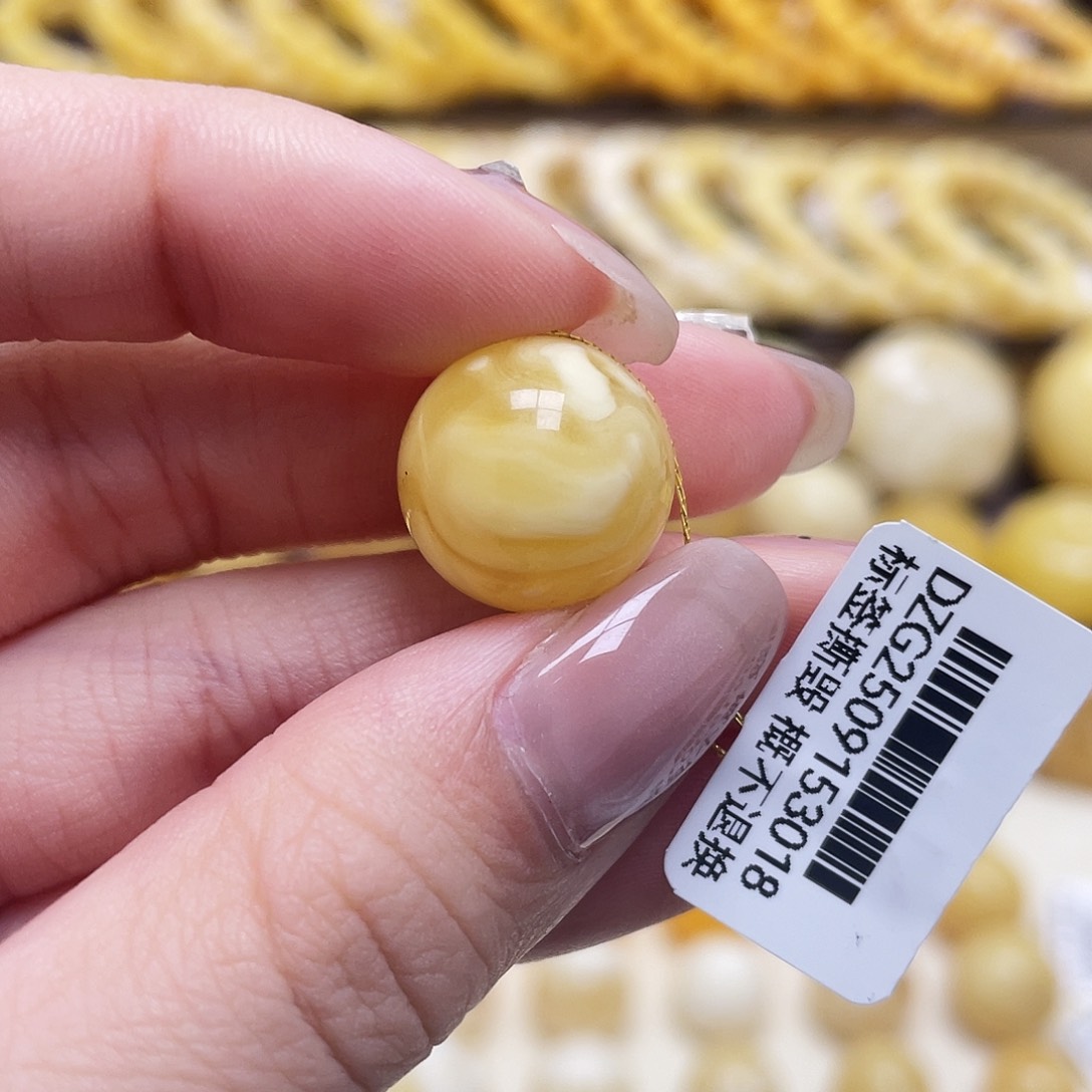 琥珀未镶嵌裸石15.4mm圆珠瑕