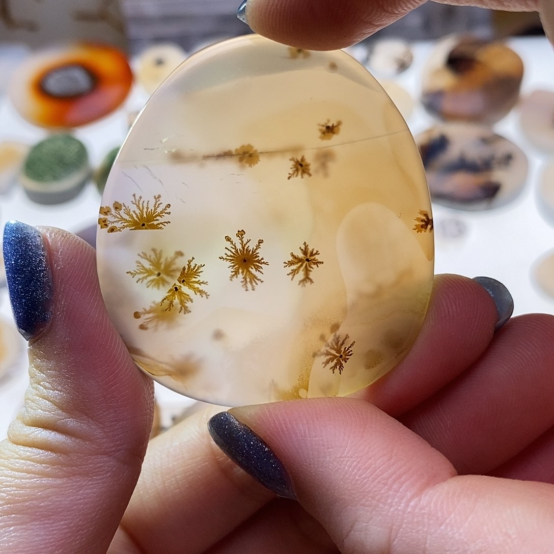 未镶嵌玛瑙/玉髓珠宝奇石