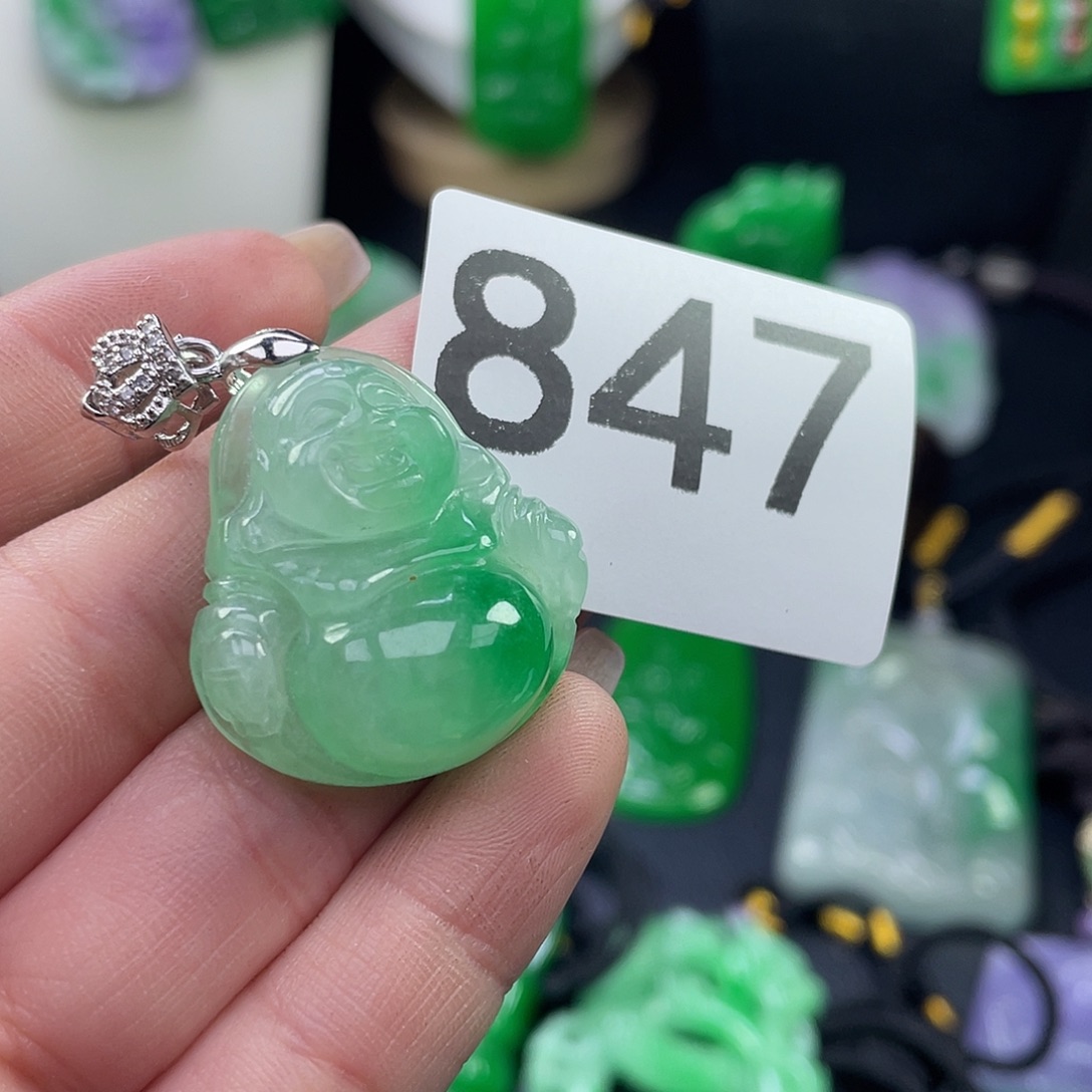 翡翠未镶嵌吊坠(赠链)