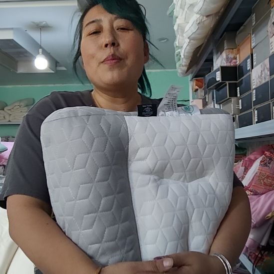 棉郑多新的颈椎枕喷发了。