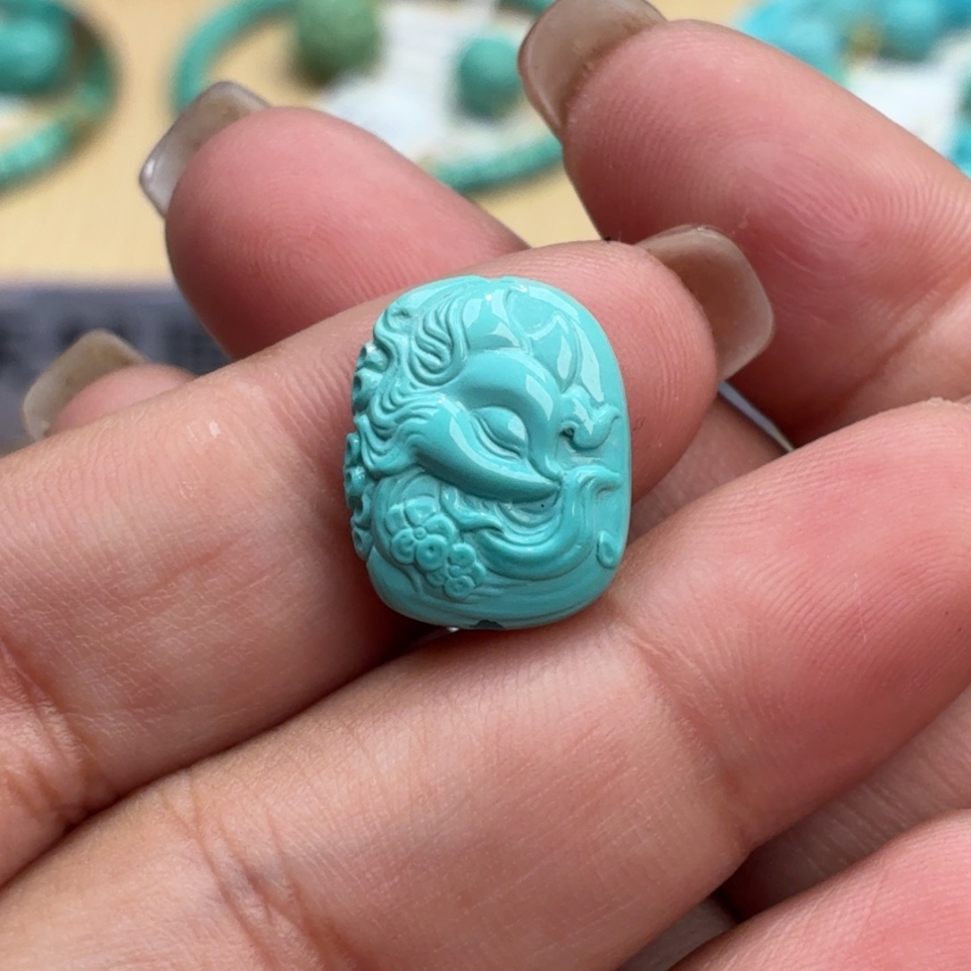 绿松石未镶嵌珠宝奇石