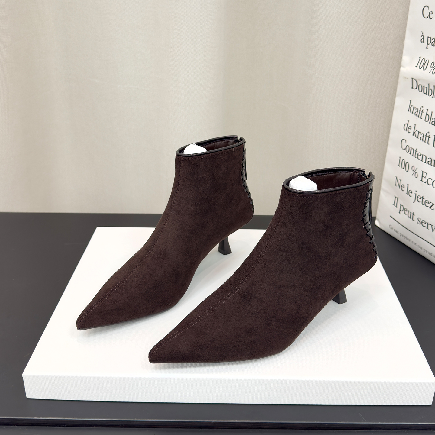 羊皮版~法式绒面尖头小猫跟短靴女款2025新款冬季裸靴气质时装靴