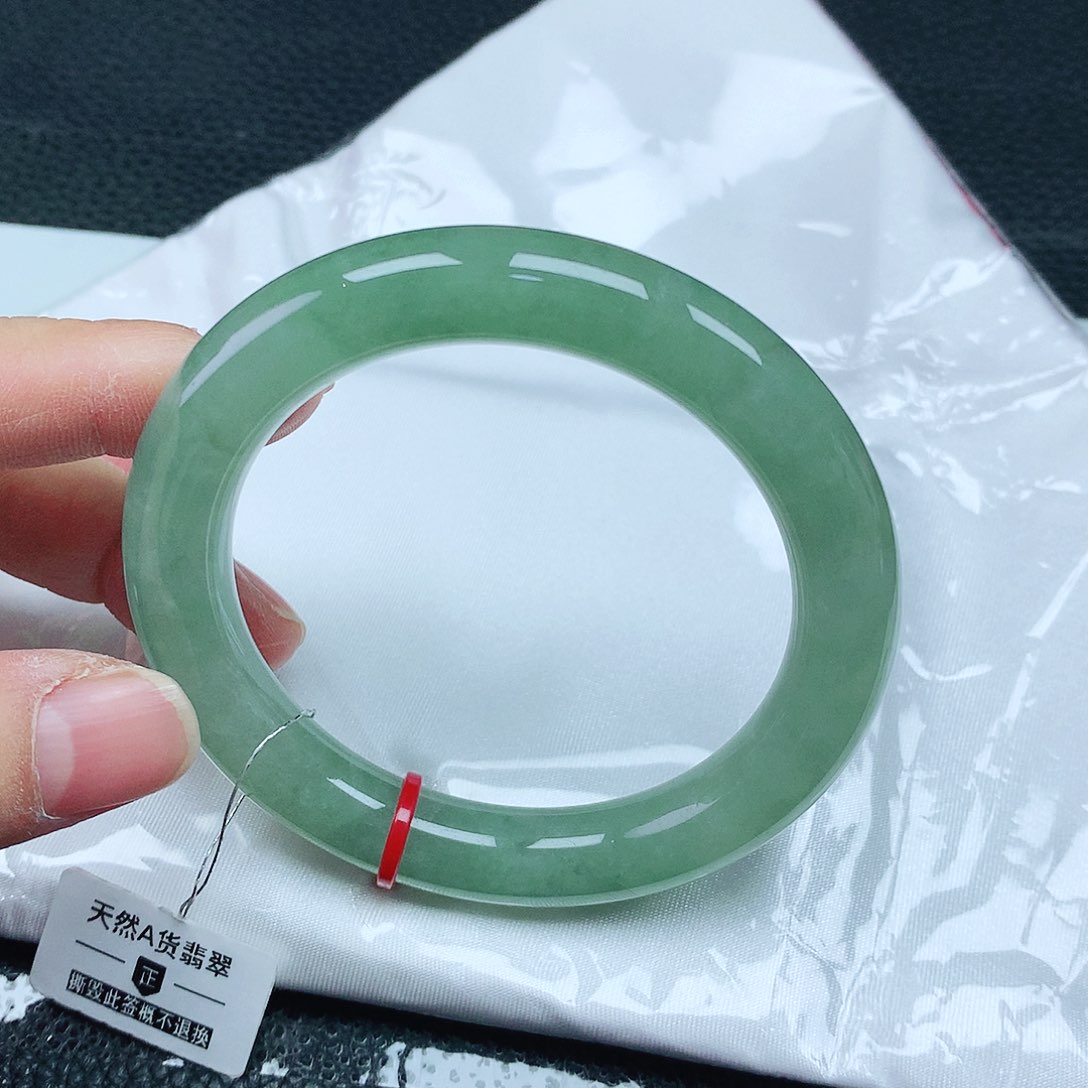 翡翠手镯未镶嵌53胖