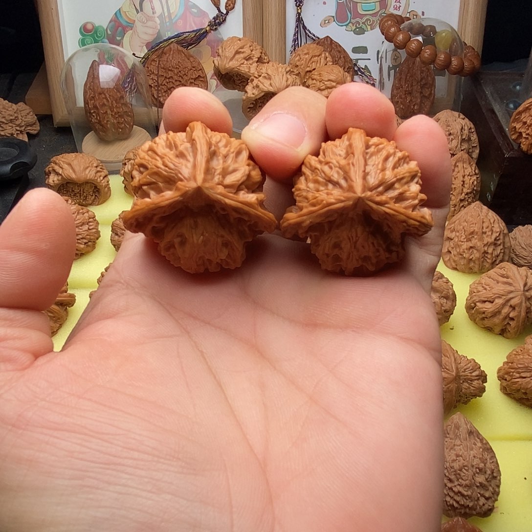 把件文玩核桃盘山两棱半38