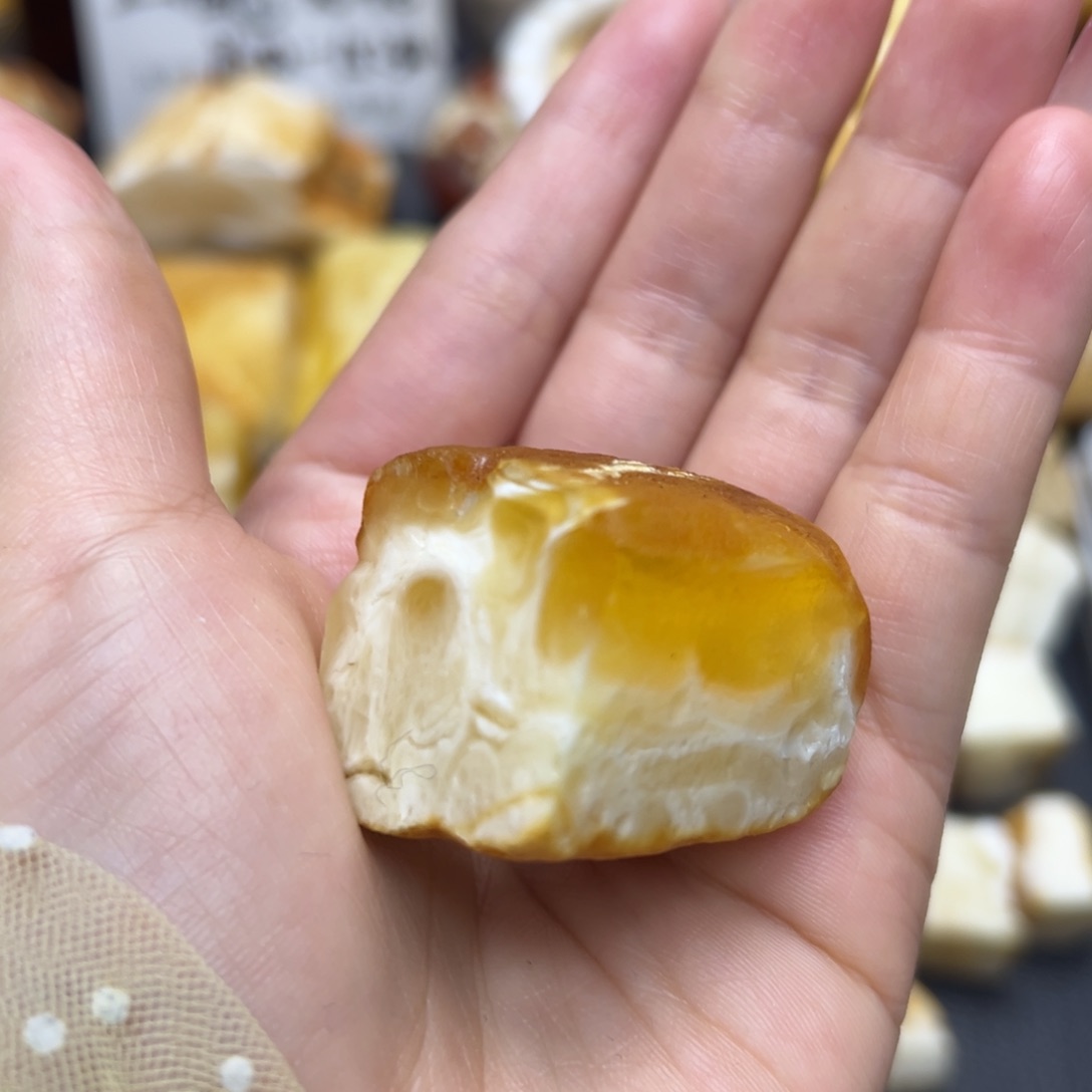定制琥珀未镶嵌蜜蜡