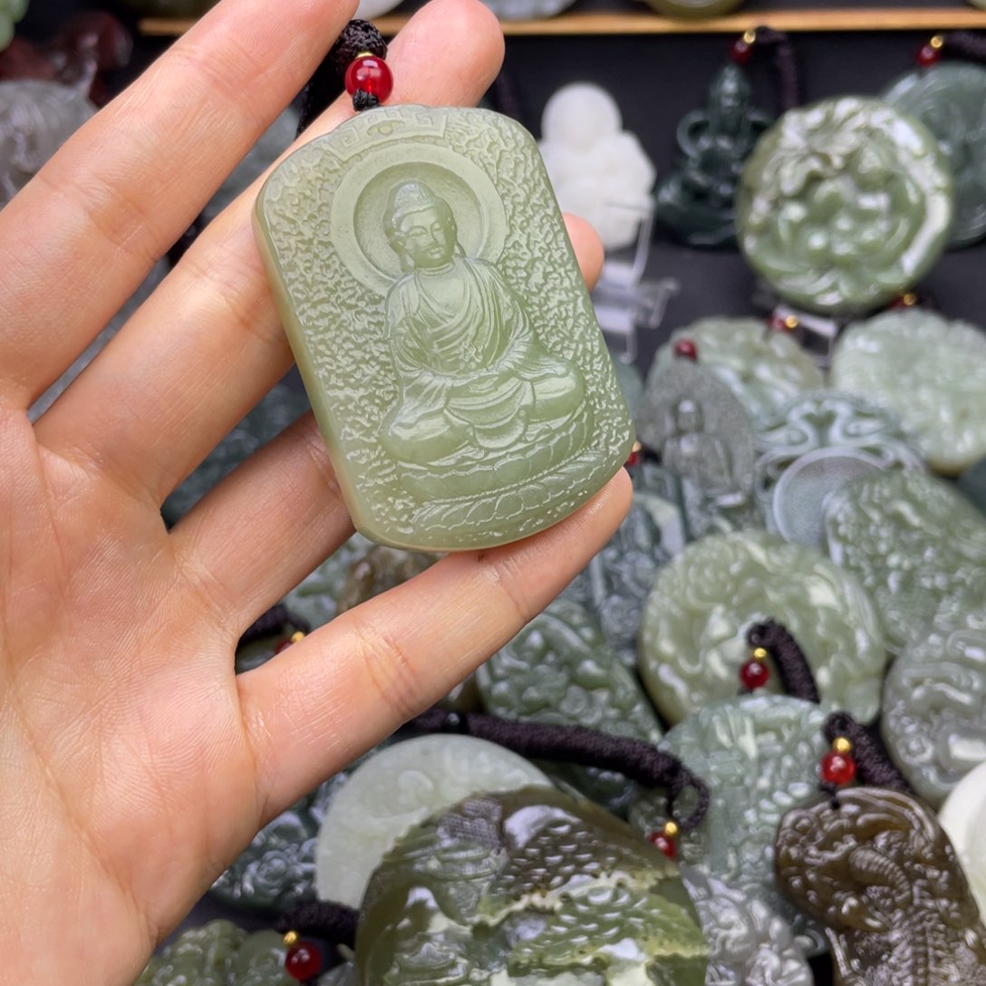 和田玉颈饰未镶嵌黑****