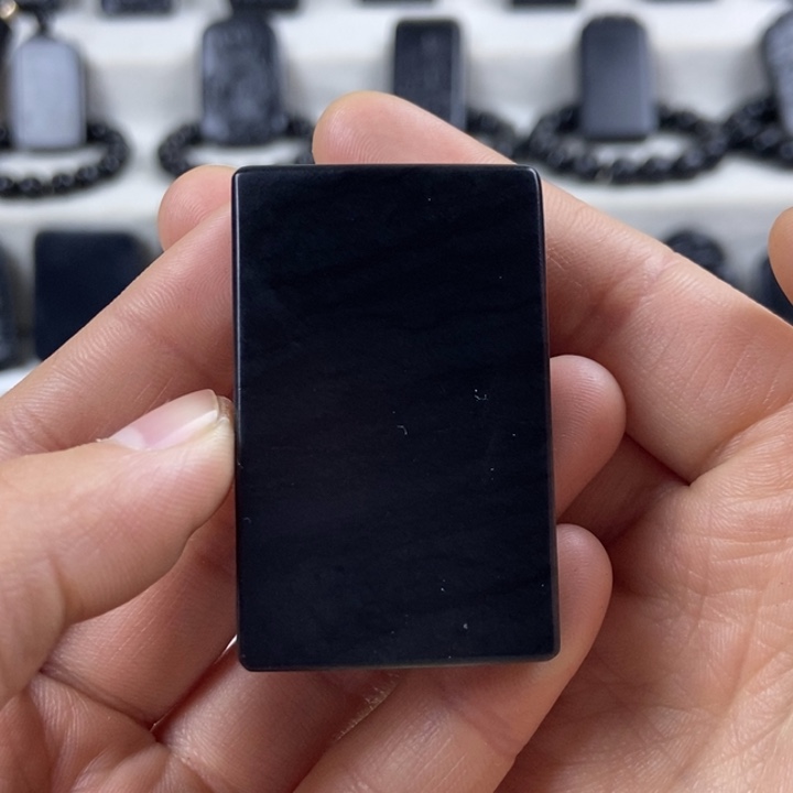 吃***虫和田玉（墨玉）未镶嵌颈饰刚板福利包容