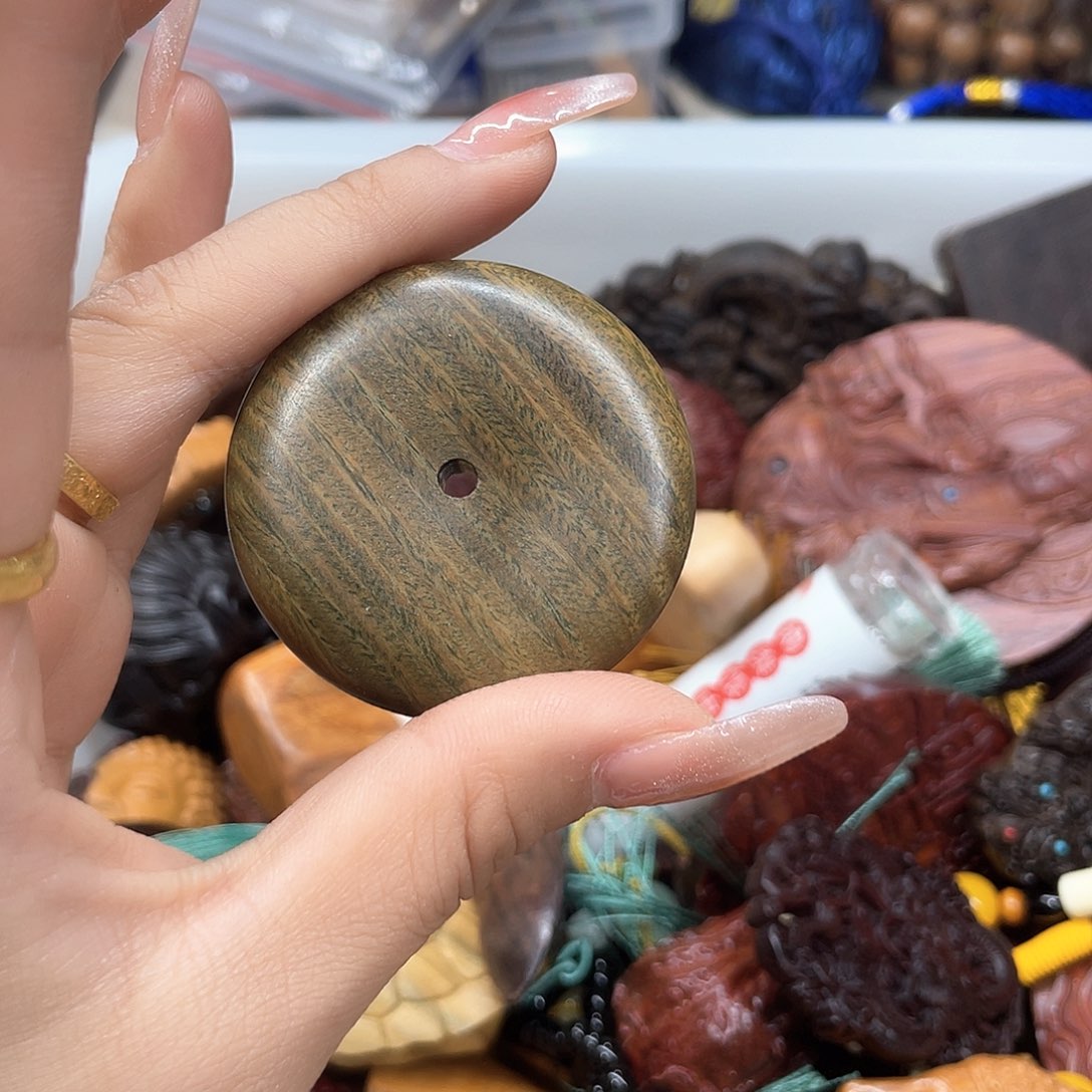 维腊木（绿檀）无事牌