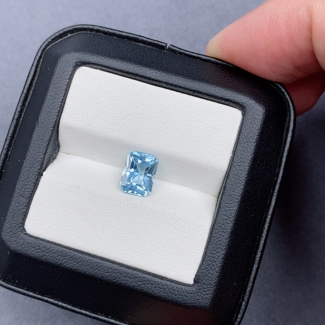 海蓝宝石笔搁未镶嵌1.8ct圣玛利亚裸石