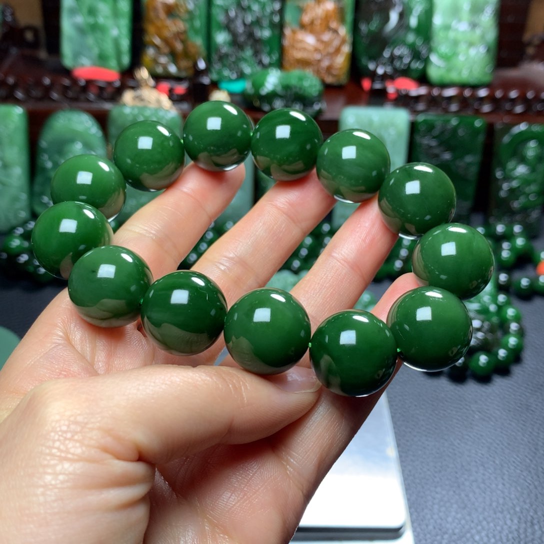 和田玉手串未镶嵌阿***?