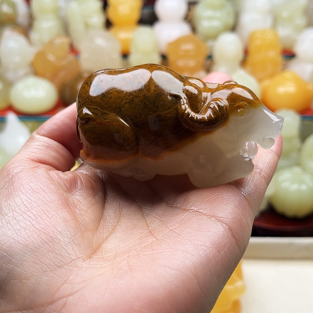 美***鲜石材牛牛首吧摆件