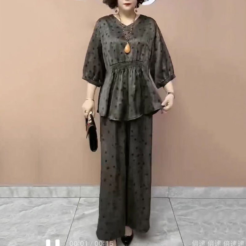 妈妈夏装时尚套装新款洋气短袖t恤上衣中老年人遮肚显瘦两件套女