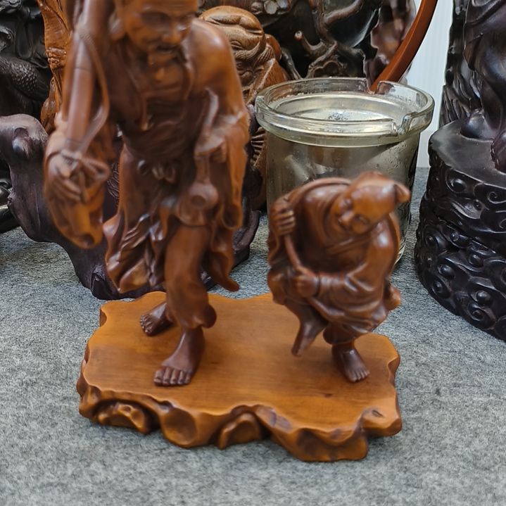 用***8家具紫檀木类黄杨木雕人物摆件